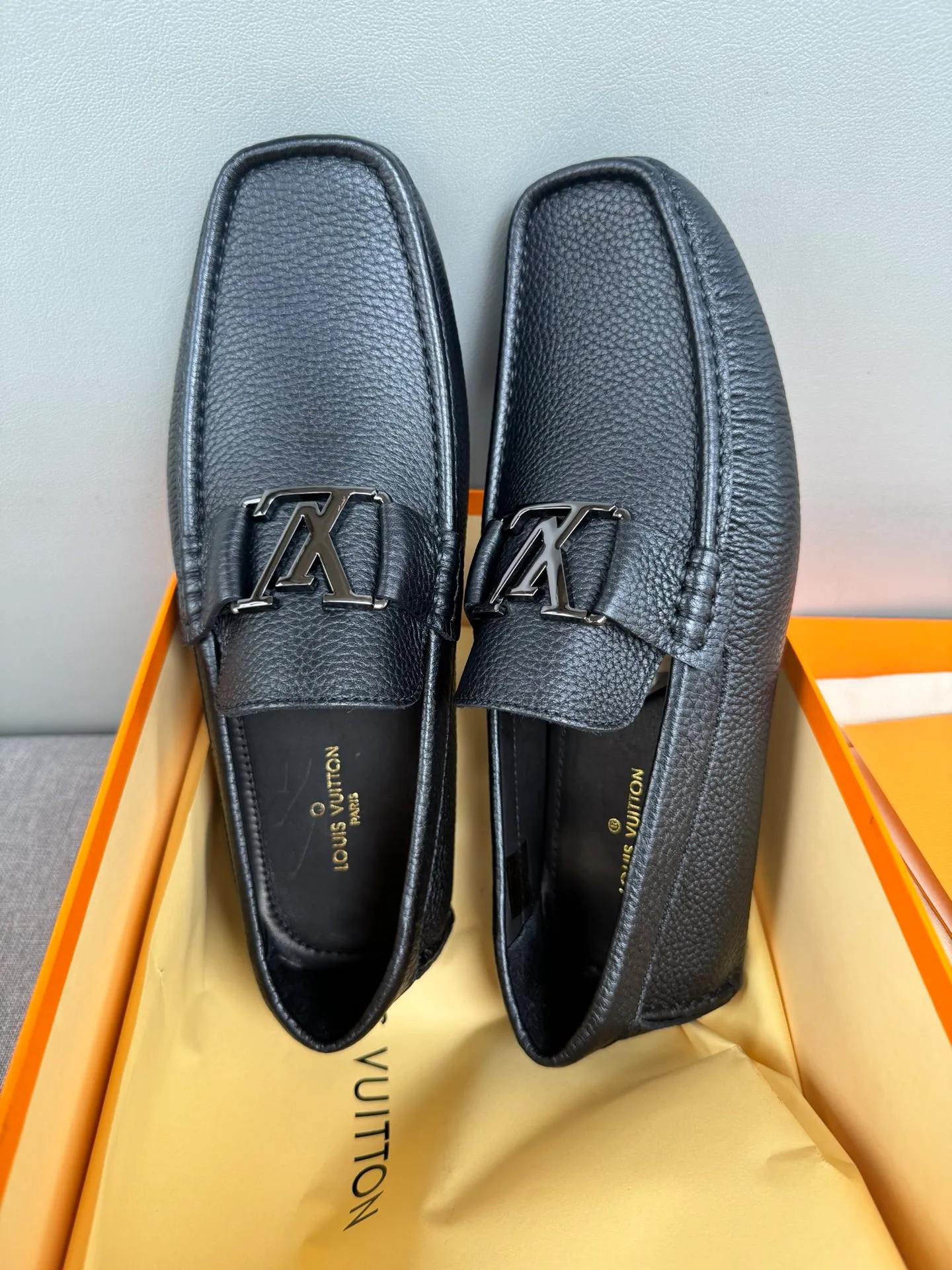 Batch 740💰[strong][strong][strong] Original order quality, new models at the counter, LV Louis Vuitton counter new models, handmade men's driving shoes, bean shoes, slip-on shoes, lazy shoes, exquisite hand-stitching, workmanship details comparable to the counters, Italian imported pebbled cowhide, water-dyed cowhide lining, sweat-absorbent and deodorant, black, 39-44 in large quantities in stock (38, 45 custom-made)